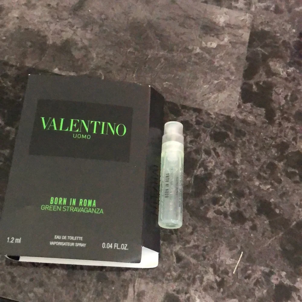 Valentino beauty set - Picture 13 of 14